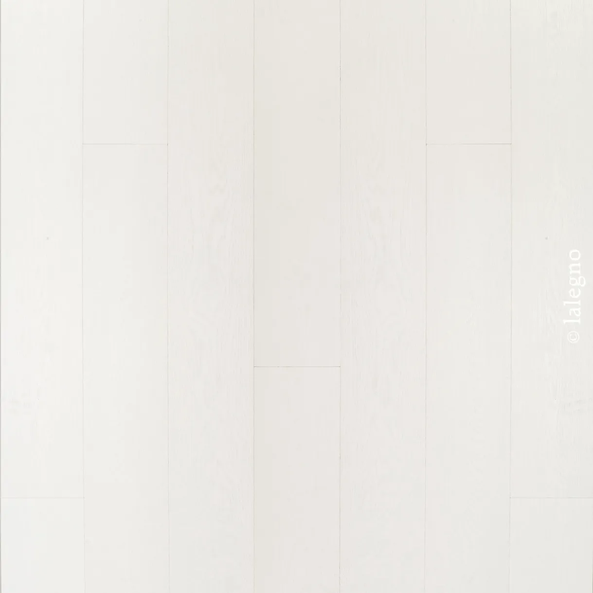 BLANCDEBLANCS-B brossé - vernis blanc - Parquet Essentials 15mm Lalegn