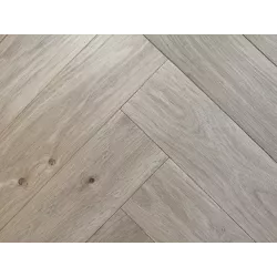 Bâton rompu verni aspect brut (peu de noeuds) (Fiche en cours de création)