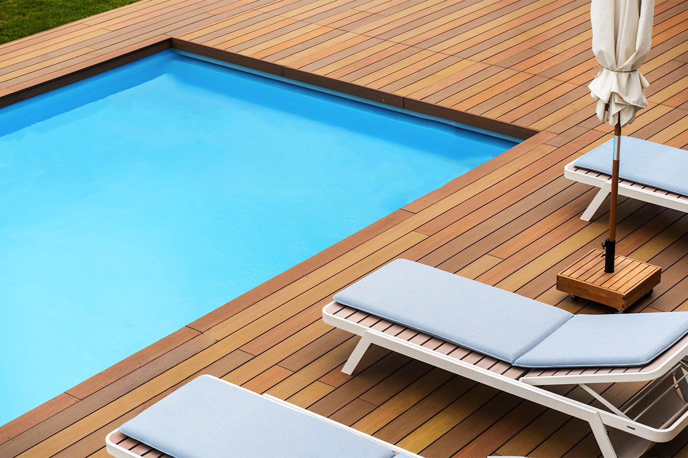 Inspiration de terrasse Fiberdeck Exotics en situation — panachage des teintes Ipé