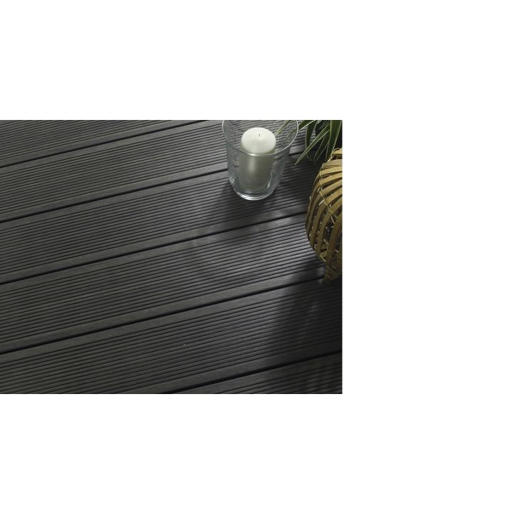 Inspiration de terrasse Fiberdeck Manhattan en situation — visuel de la gamme, coloris illustratif